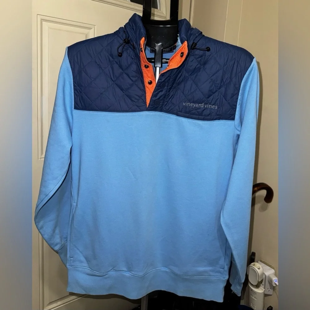 Vineyard Vines I 3/4 Zip I Quilted Shoulder & Collar I Zipped-in Hoodie